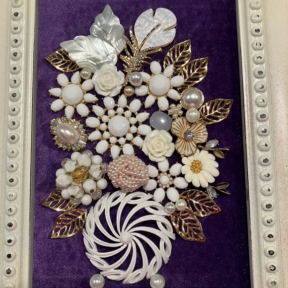 ORIGINAL JEWELRY ART COLLAGE. UNIQUE HANDMADE OOAK GIFT 💝 IDEA. IN CREAM/PURPLE - Picture 15 of 16